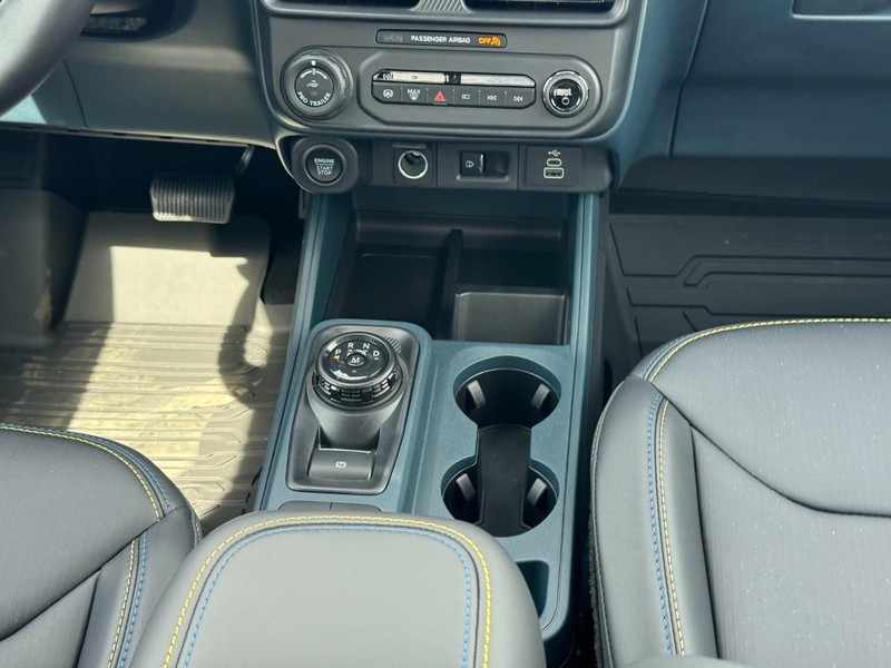 Ford Maverick Vehicle Full-screen Gallery Image 9