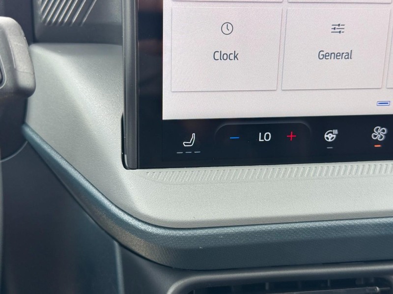Ford Maverick Vehicle Full-screen Gallery Image 14
