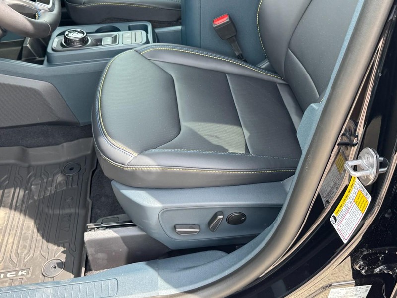 Ford Maverick Vehicle Full-screen Gallery Image 17