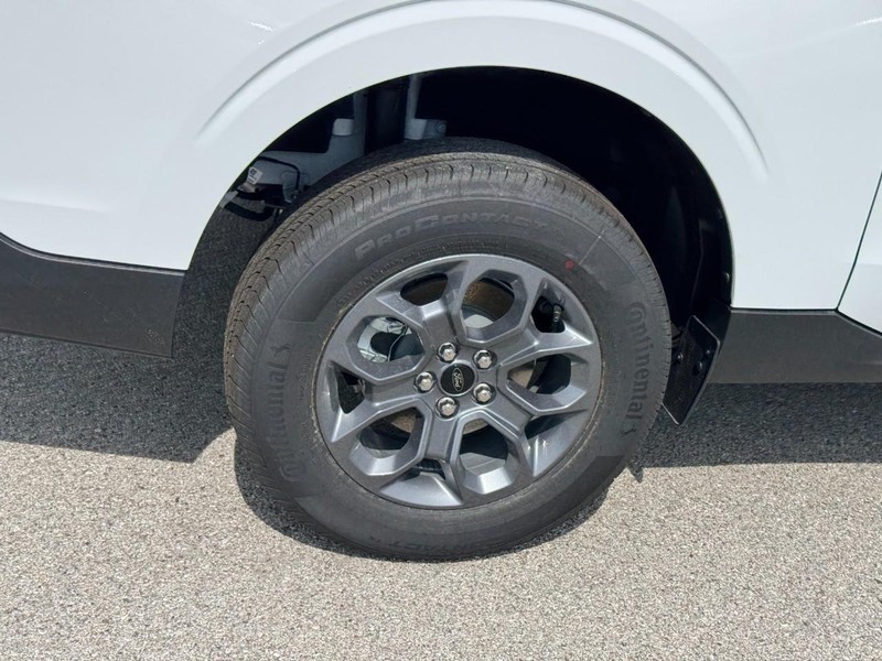 Ford Maverick Vehicle Image 04