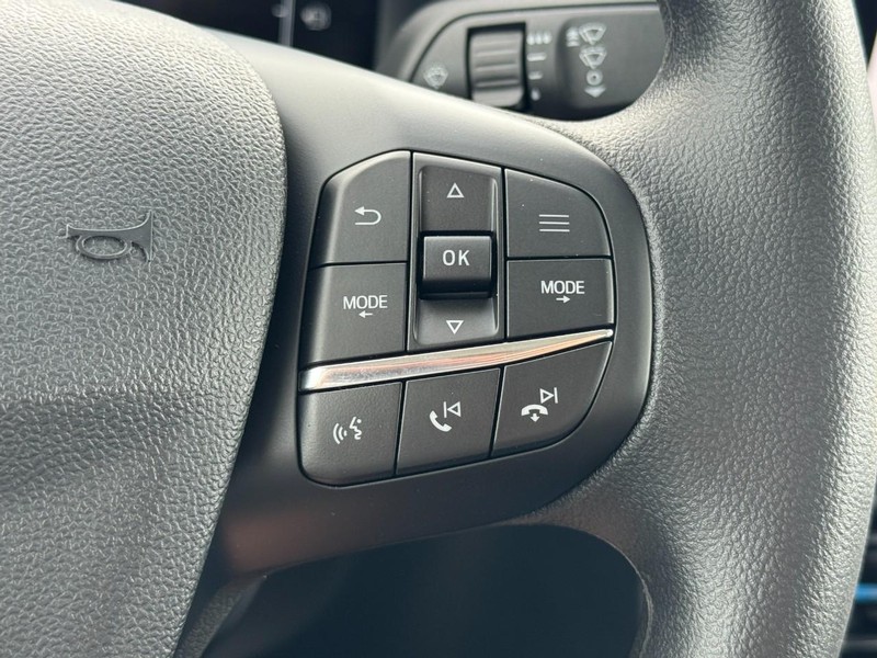 Ford Maverick Vehicle Image 11