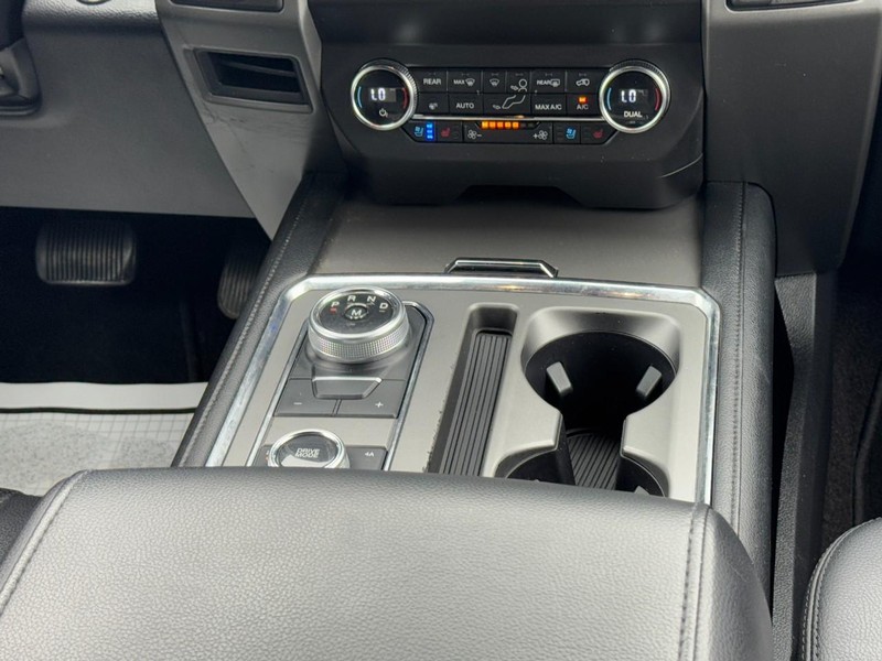 Ford Expedition Vehicle Image 15