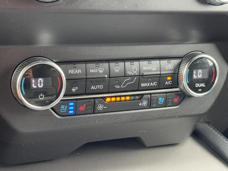 Ford Expedition Vehicle Image 21