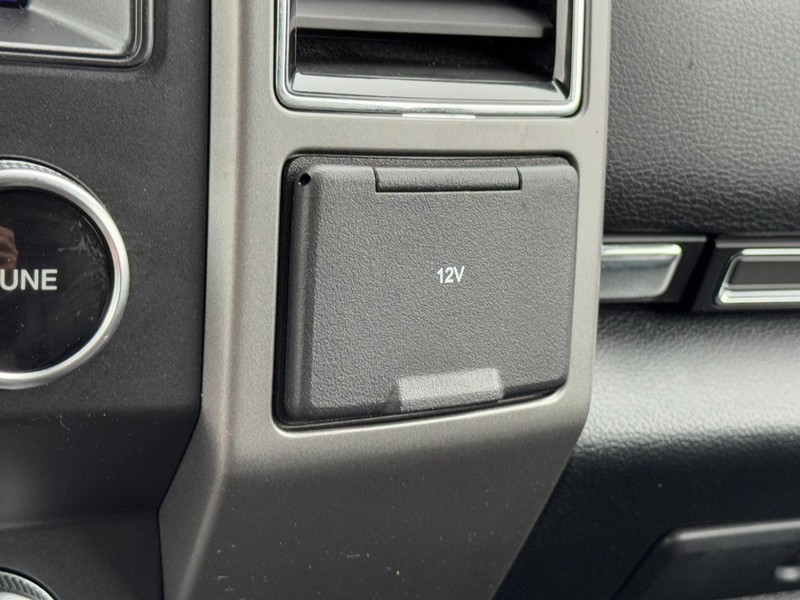 Ford Expedition Vehicle Image 22