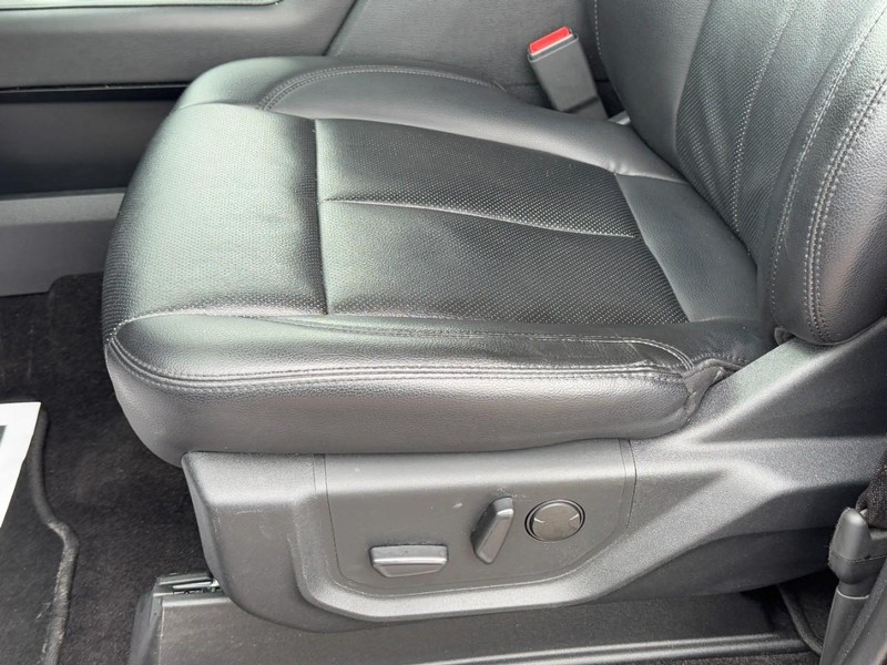 Ford Expedition Vehicle Image 25