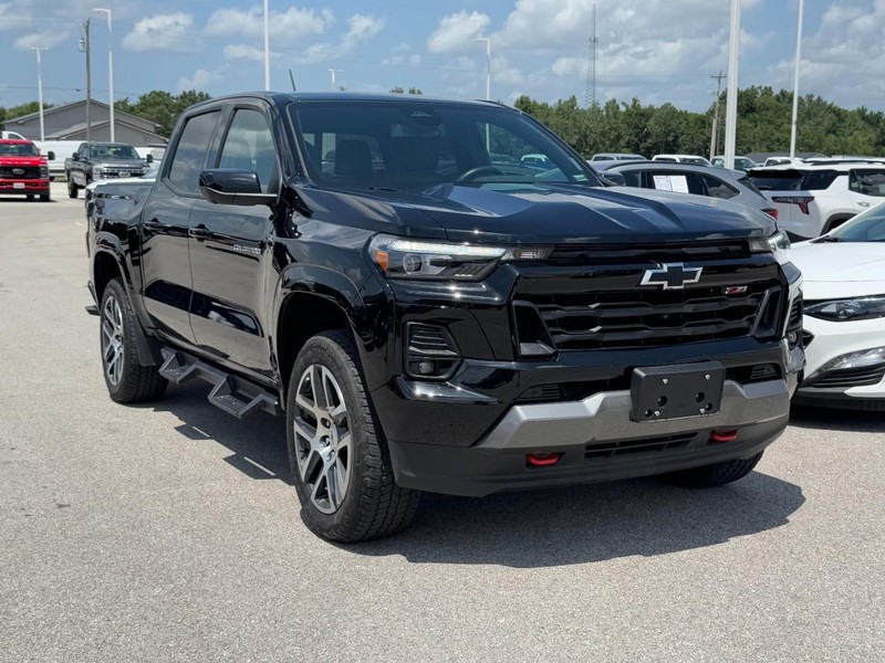 Chevrolet Colorado Vehicle Full-screen Gallery Image 02