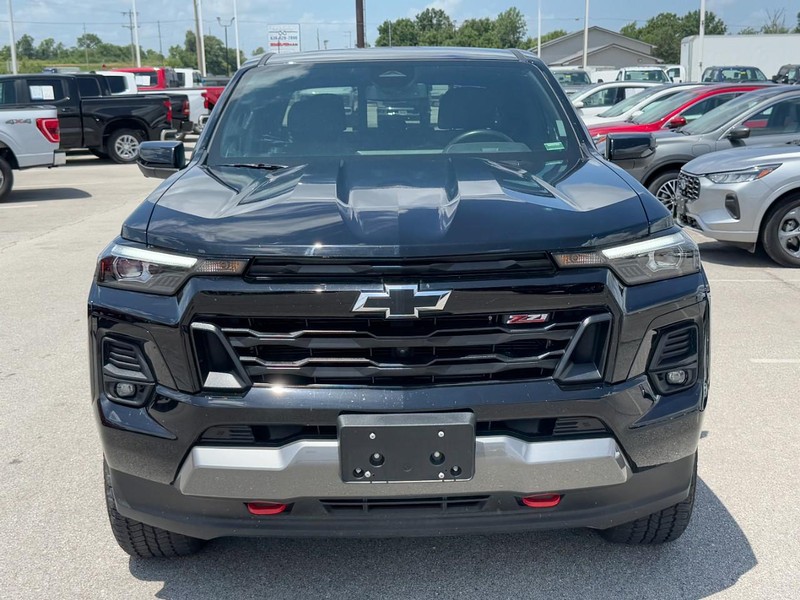 Chevrolet Colorado Vehicle Full-screen Gallery Image 09