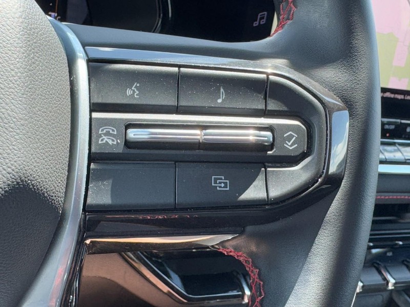 Chevrolet Colorado Vehicle Full-screen Gallery Image 17