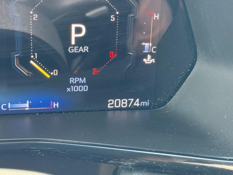 Chevrolet Colorado Vehicle Full-screen Gallery Image 18