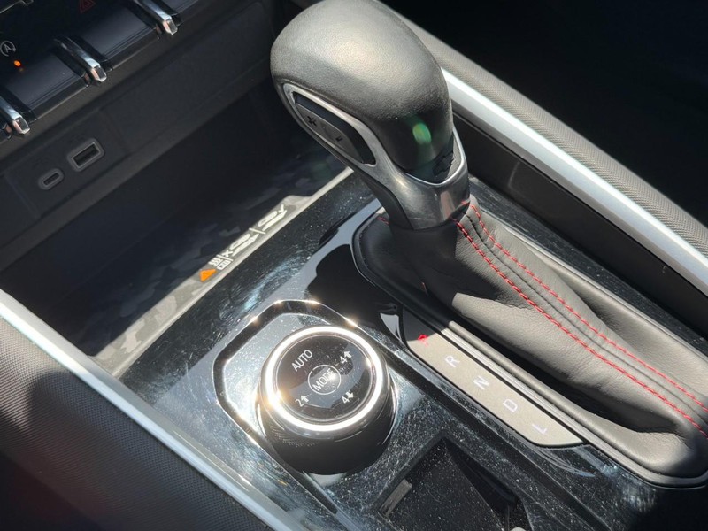 Chevrolet Colorado Vehicle Full-screen Gallery Image 19