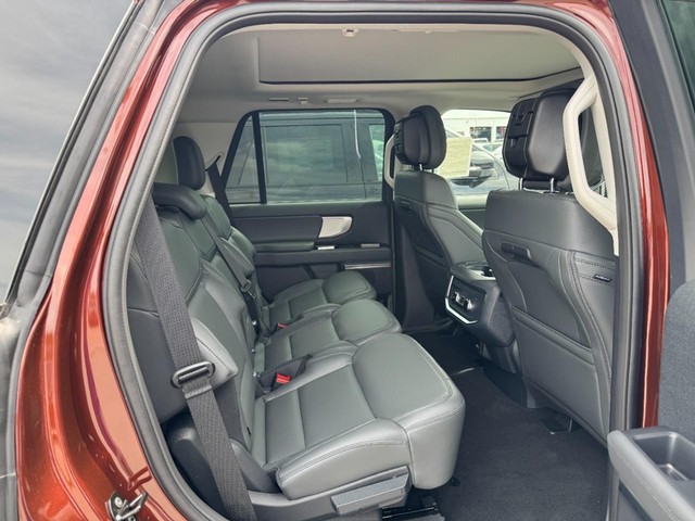 Ford Expedition Vehicle Image 05