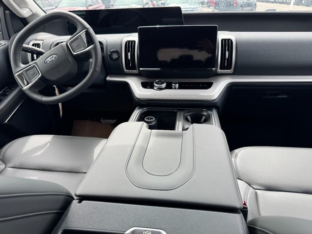 Ford Expedition Vehicle Image 06