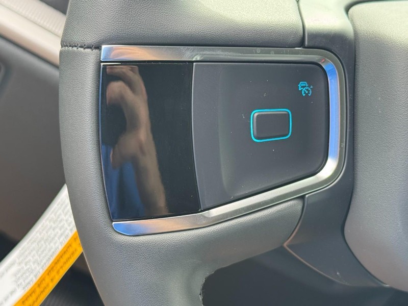 Ford Expedition Vehicle Full-screen Gallery Image 10