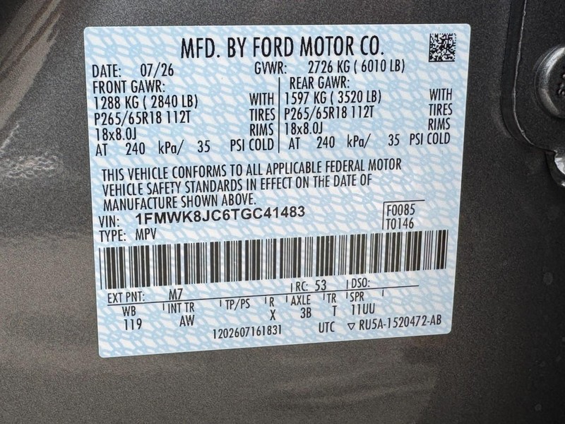 Ford Explorer Vehicle Full-screen Gallery Image 18
