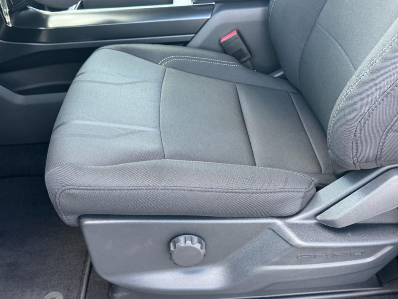 Ford F-150 Vehicle Full-screen Gallery Image 14