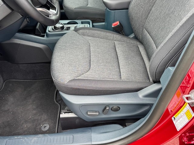 Ford Maverick Vehicle Image 15