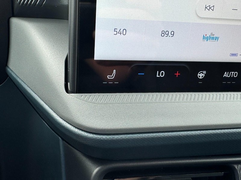 Ford Maverick Vehicle Full-screen Gallery Image 13