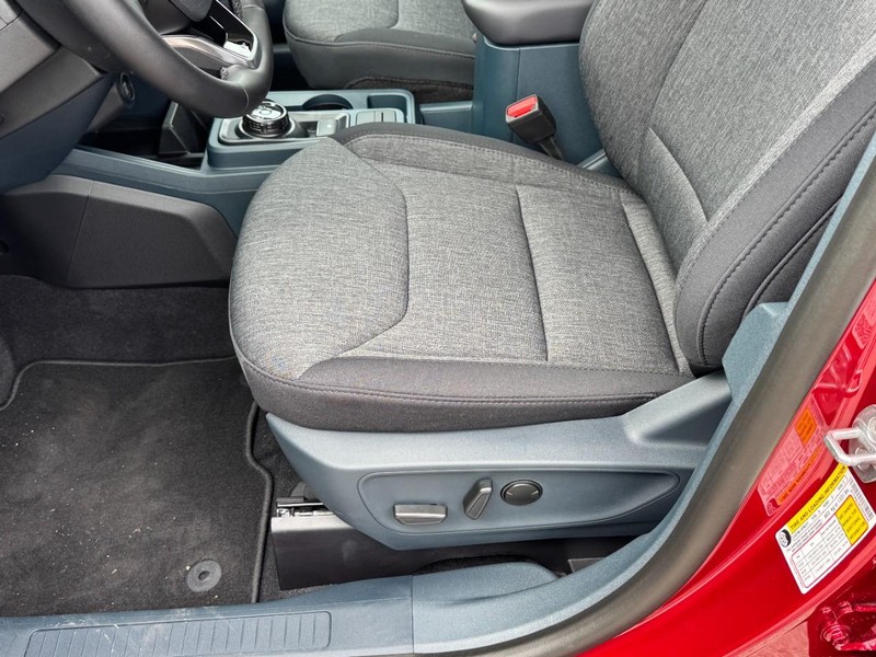 Ford Maverick Vehicle Full-screen Gallery Image 15