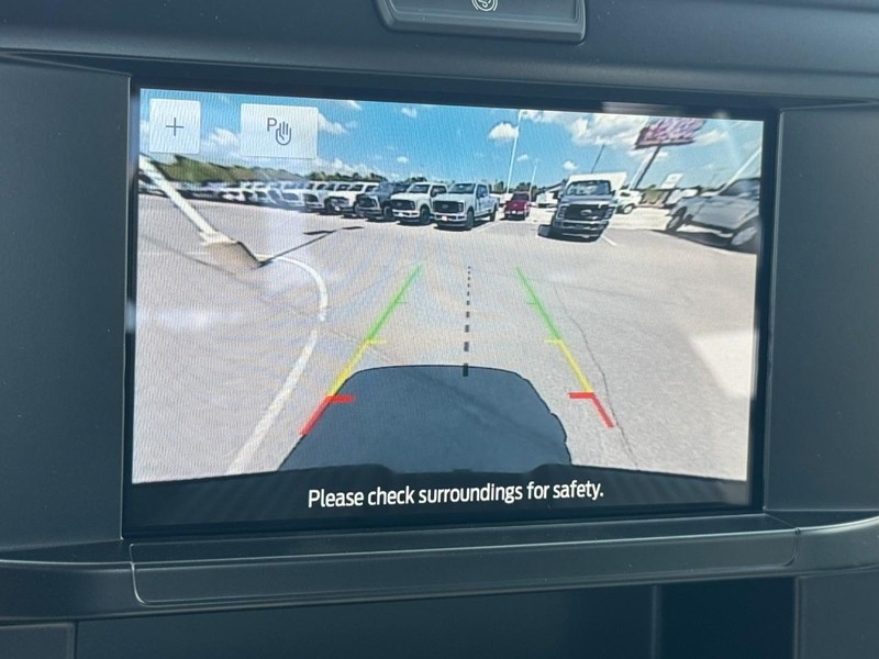Ford Super Duty F-250 SRW Vehicle Full-screen Gallery Image 13