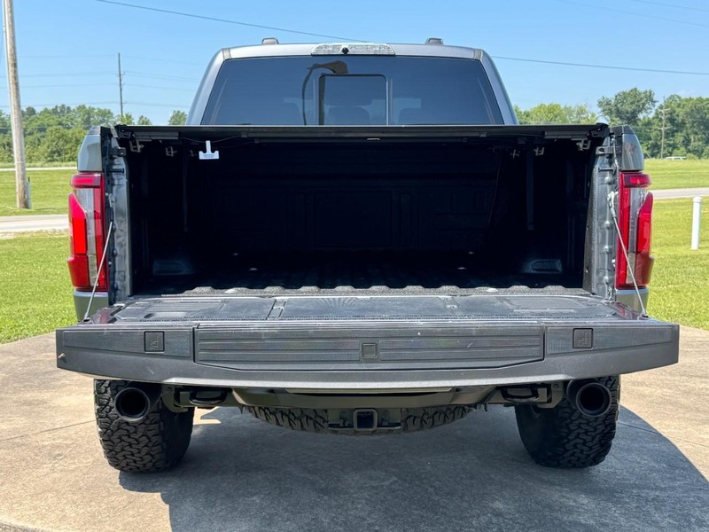 Ford F-150 Vehicle Full-screen Gallery Image 5