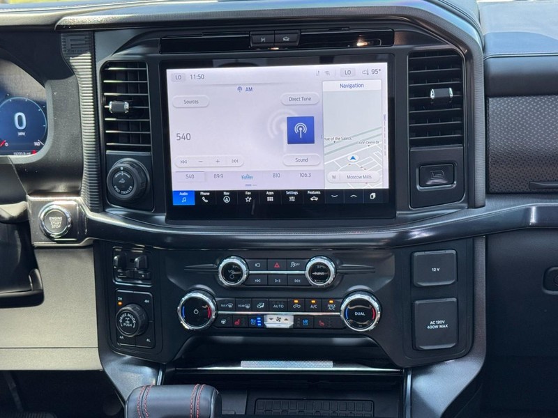 Ford F-150 Vehicle Full-screen Gallery Image 13
