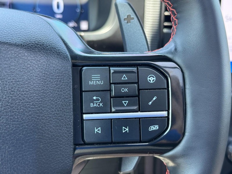 Ford F-150 Vehicle Full-screen Gallery Image 18
