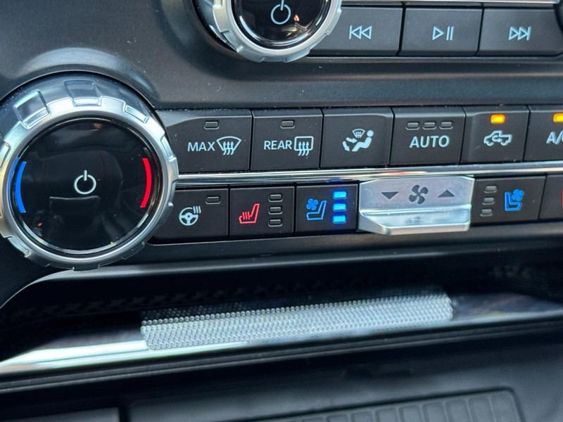 Ford F-150 Vehicle Full-screen Gallery Image 20