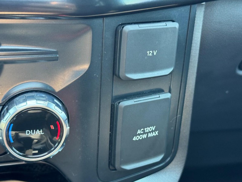Ford F-150 Vehicle Full-screen Gallery Image 22