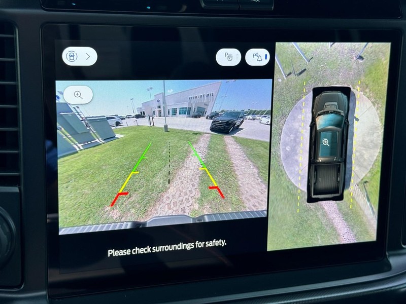 Ford F-150 Vehicle Full-screen Gallery Image 23
