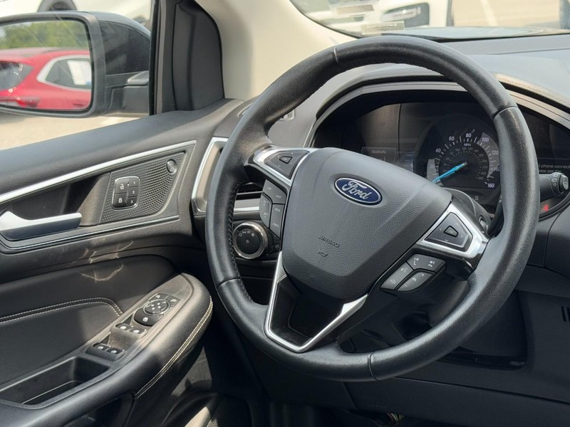 Ford Edge Vehicle Image 12