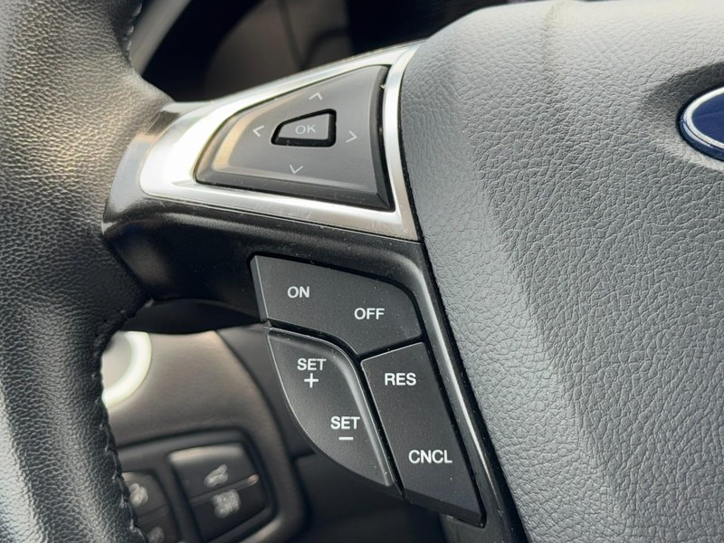 Ford Edge Vehicle Image 17