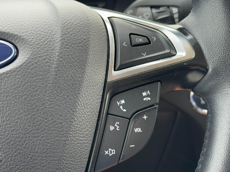 Ford Edge Vehicle Image 18
