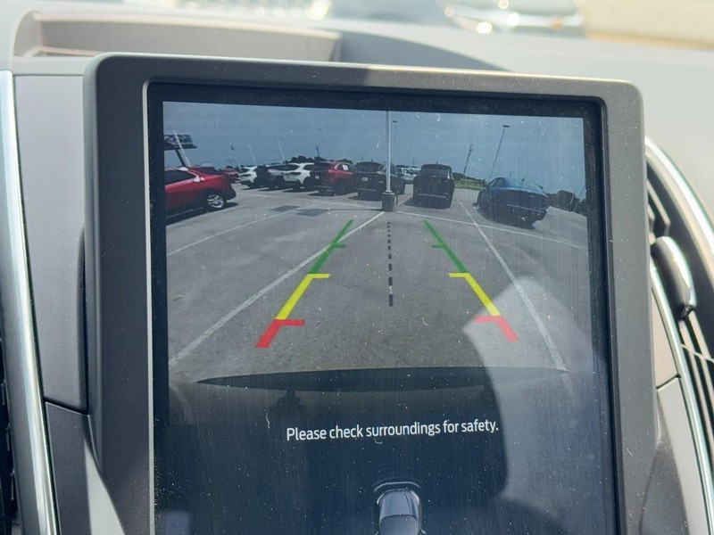 Ford Edge Vehicle Image 23