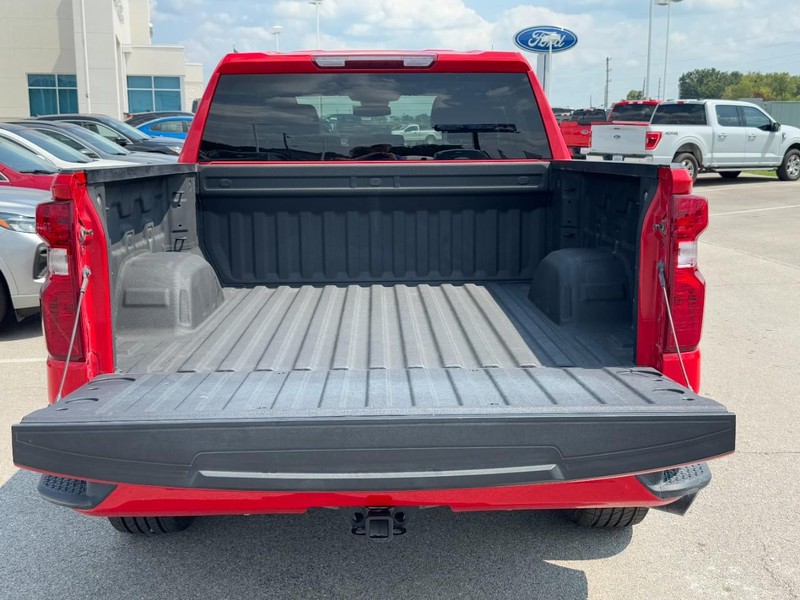 Chevrolet Silverado 1500 Vehicle Full-screen Gallery Image 5