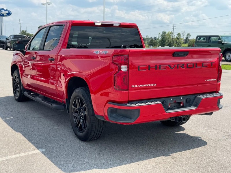 Chevrolet Silverado 1500 Vehicle Full-screen Gallery Image 6