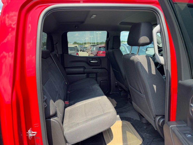 Chevrolet Silverado 1500 Vehicle Full-screen Gallery Image 10