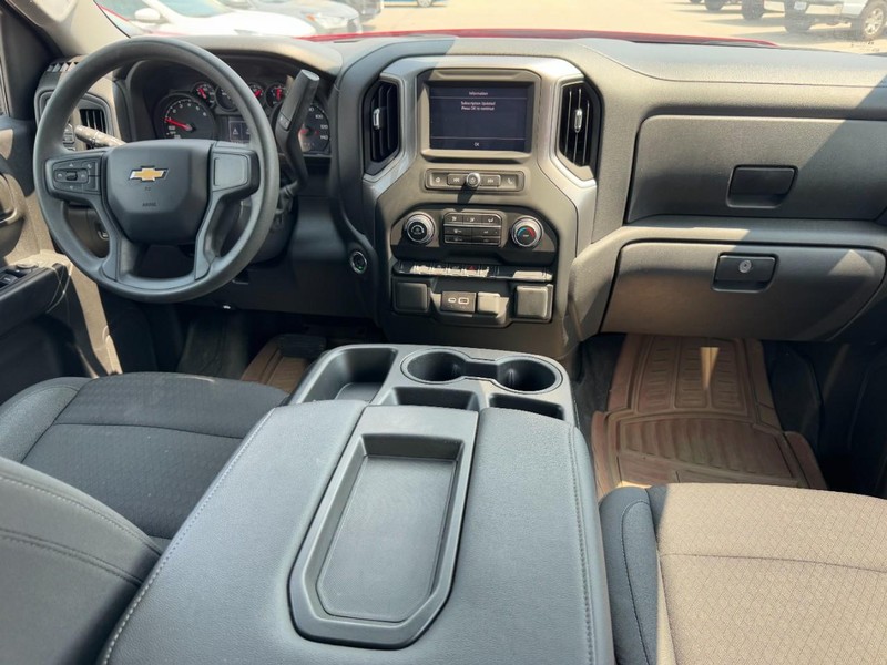 Chevrolet Silverado 1500 Vehicle Full-screen Gallery Image 11