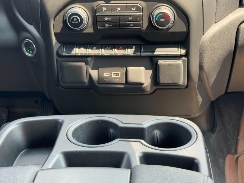 Chevrolet Silverado 1500 Vehicle Full-screen Gallery Image 14