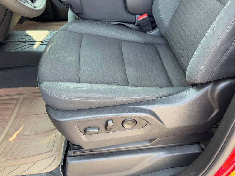 Chevrolet Silverado 1500 Vehicle Full-screen Gallery Image 21