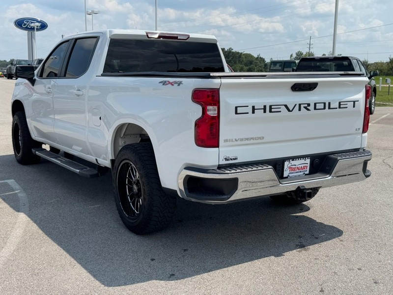 Chevrolet Silverado 1500 Vehicle Full-screen Gallery Image 6