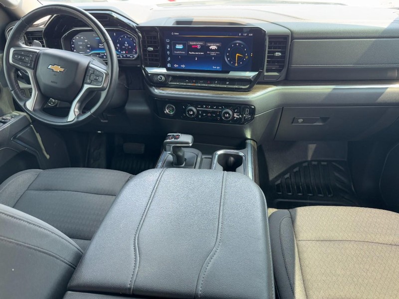 Chevrolet Silverado 1500 Vehicle Full-screen Gallery Image 11