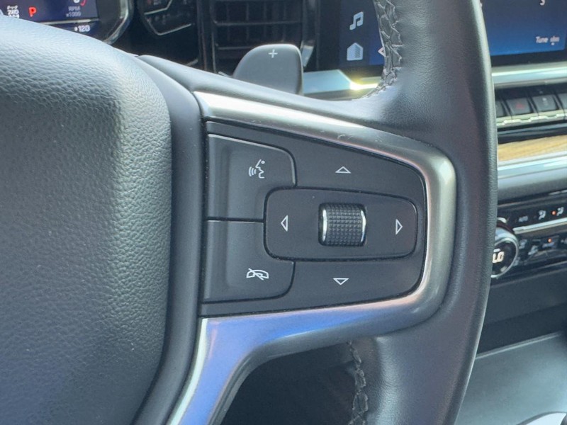 Chevrolet Silverado 1500 Vehicle Full-screen Gallery Image 17