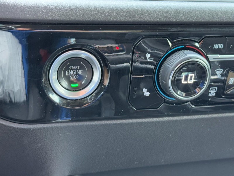 Chevrolet Silverado 1500 Vehicle Full-screen Gallery Image 19