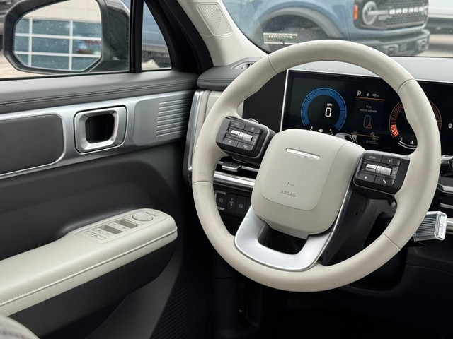Hyundai Santa Fe Vehicle Image 12