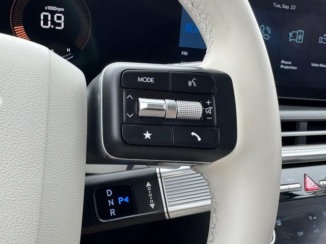 Hyundai Santa Fe Vehicle Image 17