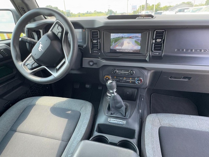 Ford Bronco Vehicle Image 12