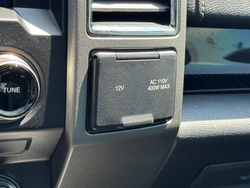 Ford F-150 Vehicle Full-screen Gallery Image 20