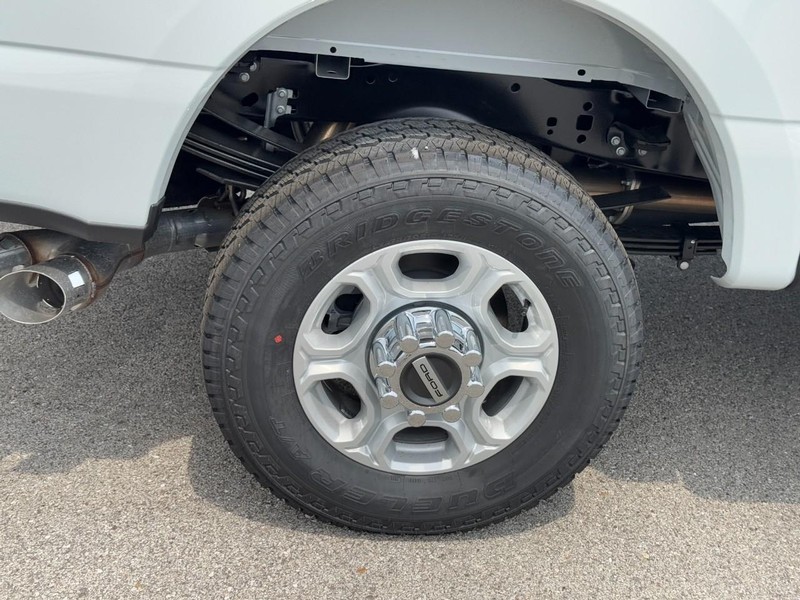 Ford Super Duty F-250 SRW Vehicle Image 04