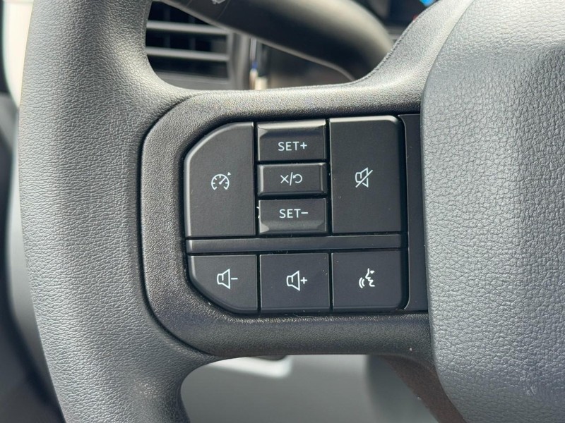 Ford Super Duty F-250 SRW Vehicle Image 10