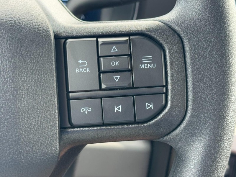 Ford Super Duty F-250 SRW Vehicle Image 11